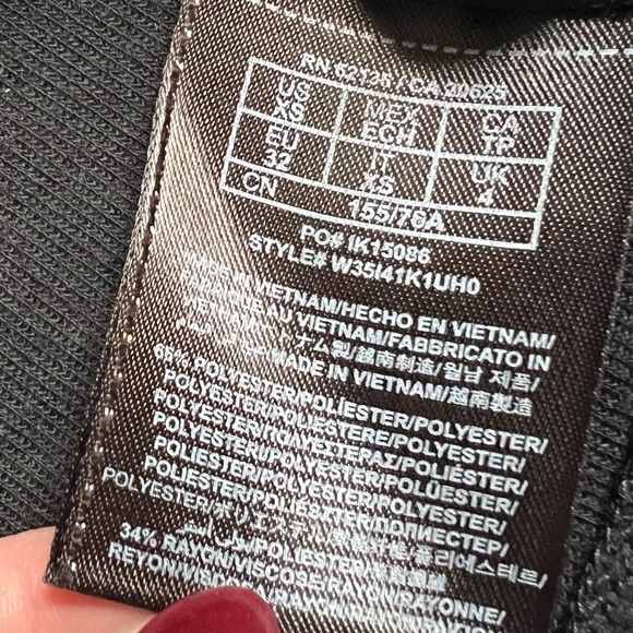 GUESS BLACK OVERSIZED FULL LENGTH TANK TOP WITH POCKET SIZE XS - Picture 6 of 6